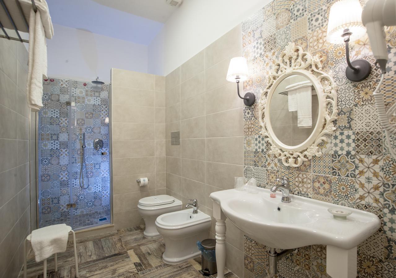 Double Room with Private Bathroom,662878410:JPEG